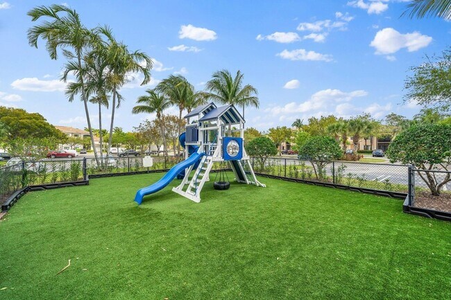 Building Photo - 3020 Alcazar Pl