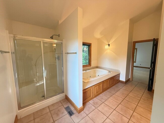 Building Photo - 125 Cogan Dr