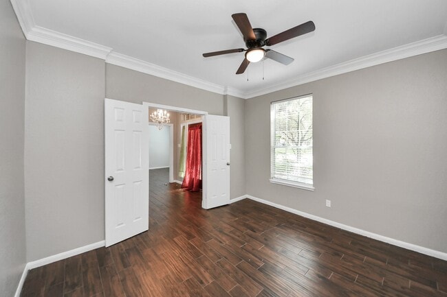 Building Photo - 1302 Raintree Cir