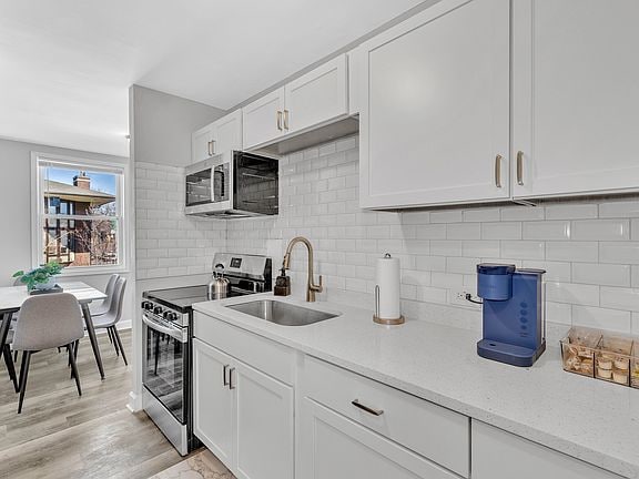 Building Photo - 7 Division St