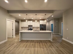 Building Photo - 2609 Sunray Ave