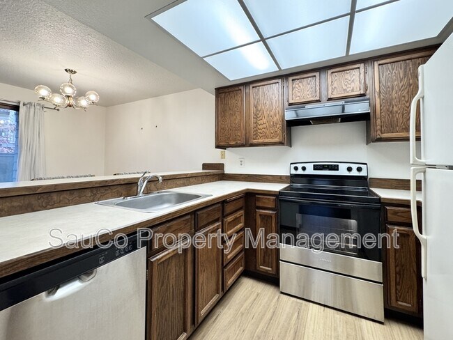 Building Photo - 63 Galen St