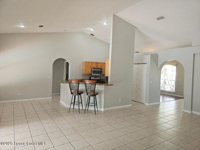 Building Photo - 911 Wood Creek Dr