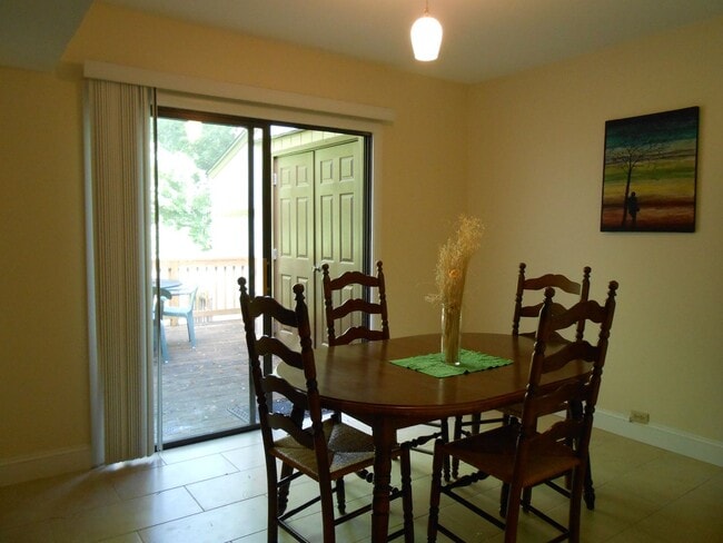 Building Photo - Leasing for 2026 available June 20 - Frank...