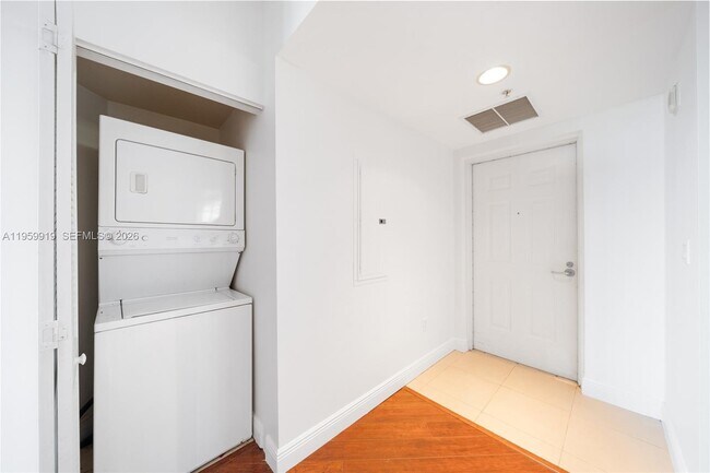 Building Photo - 7280 SW 90th St