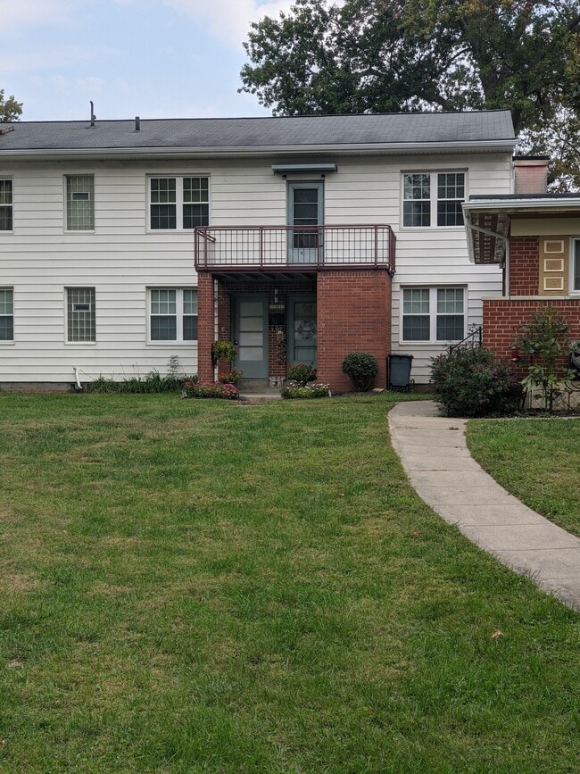 Building Photo - Farragurt Rd. 113-127