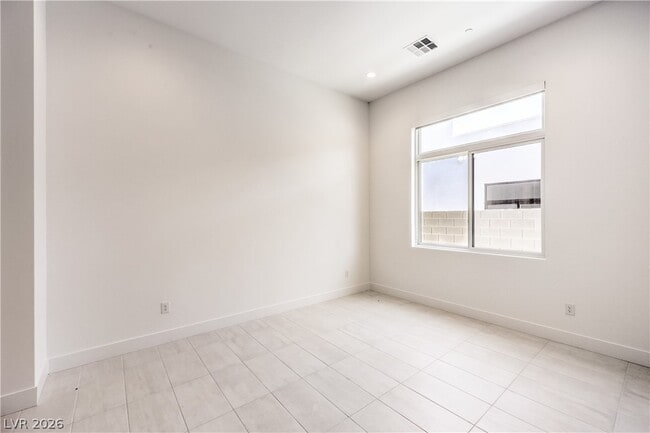Building Photo - 10864 Agate Clfs Ave