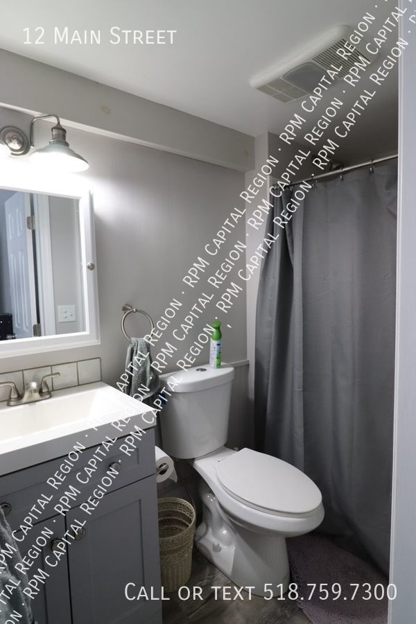 Building Photo - Historic Rexford 2 Bedroom