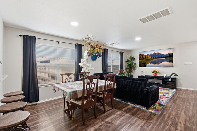 Building Photo - 9519 Maple Green Ln