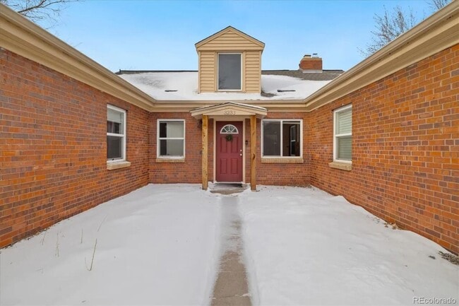 Building Photo - 3233 Ivanhoe St