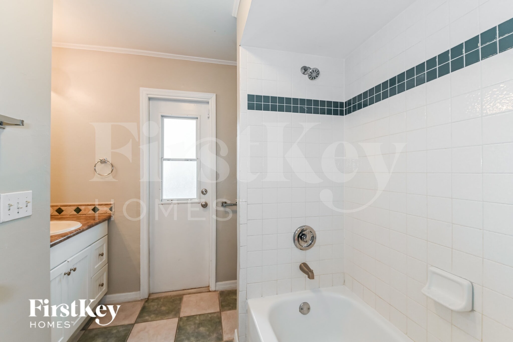 Building Photo - 708 Prospect Ave