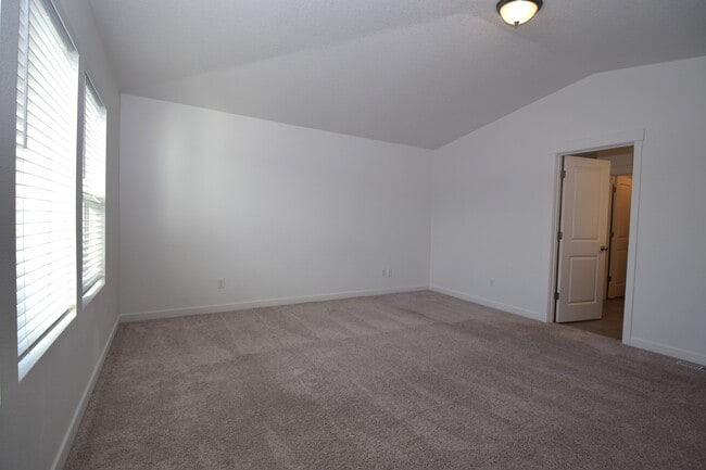 Building Photo - 1400 S 29th Blvd