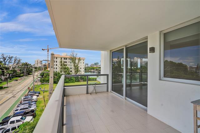 Building Photo - 9261 E Bay Harbor Dr