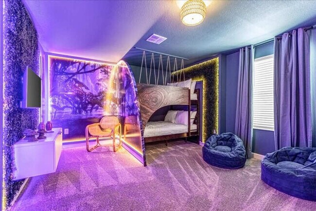 Building Photo - 9052 Sommerset Hills Dr