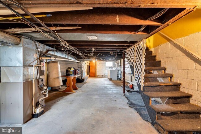 Building Photo - 916 Jersey Ave