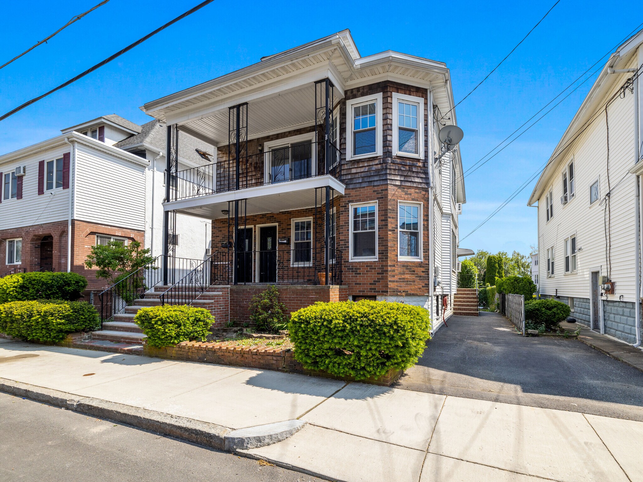 Building Photo - 16 Windsor Rd