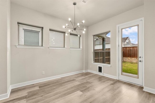 Building Photo - 1725 Rolling Heights Ln