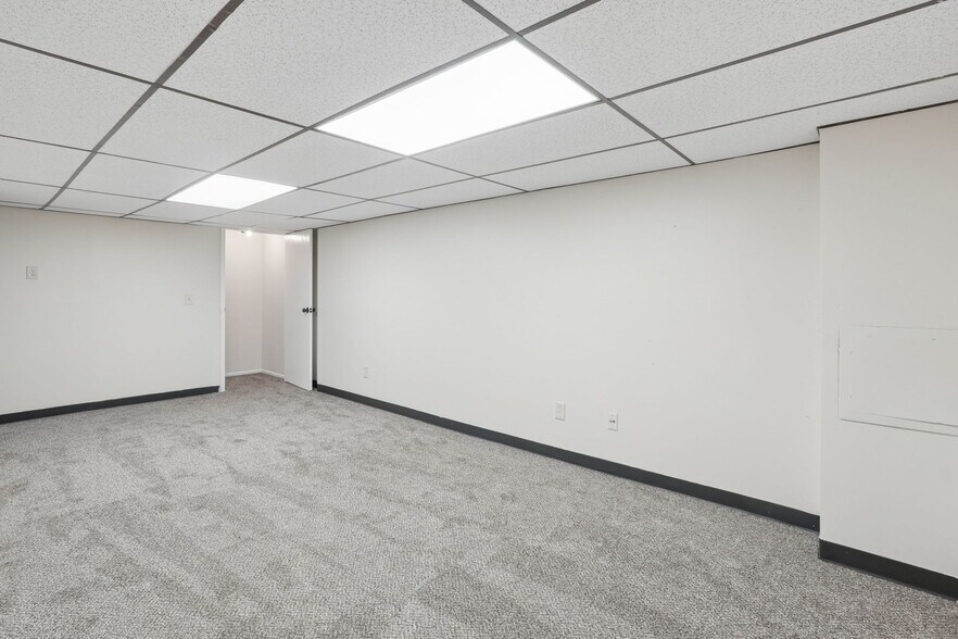 Building Photo - 4893 Springdale Blvd