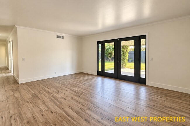 Building Photo - 10322 Maikai Dr