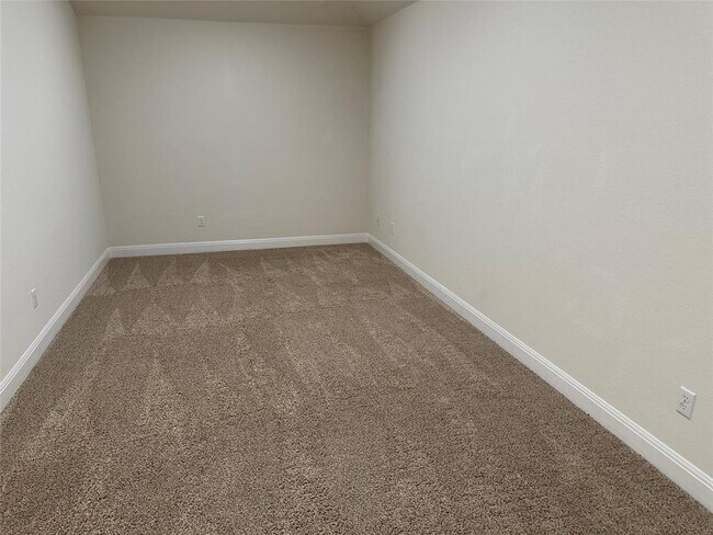 Building Photo - 4237 Privacy Hedge St