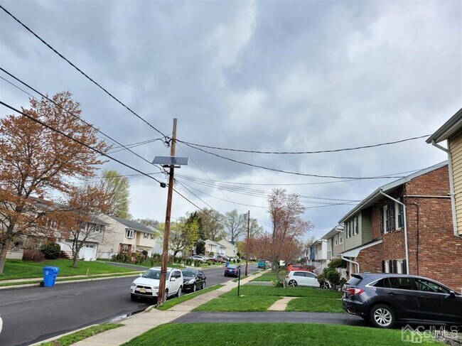 Building Photo - 94 Garfield Ave