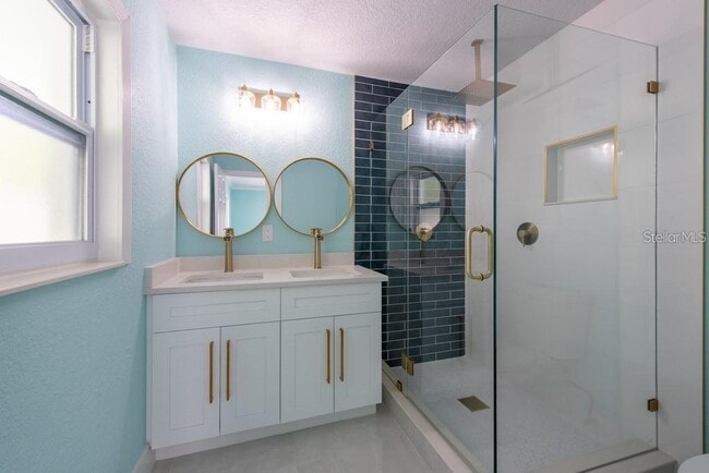 Building Photo - 4643 Bay Crest Dr