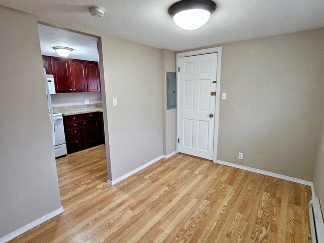 Building Photo - Cozy 3-Bedroom in Central Richland