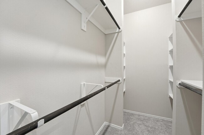 Building Photo - 15618 Sycamore Dr