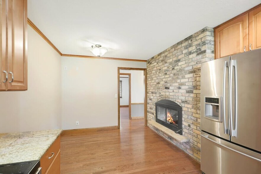 Building Photo - 7217 Glouchester Dr