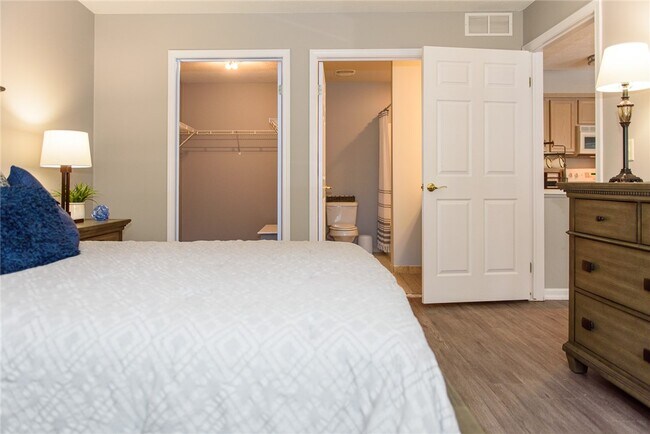 Building Photo - 1609 Hill Park Ct