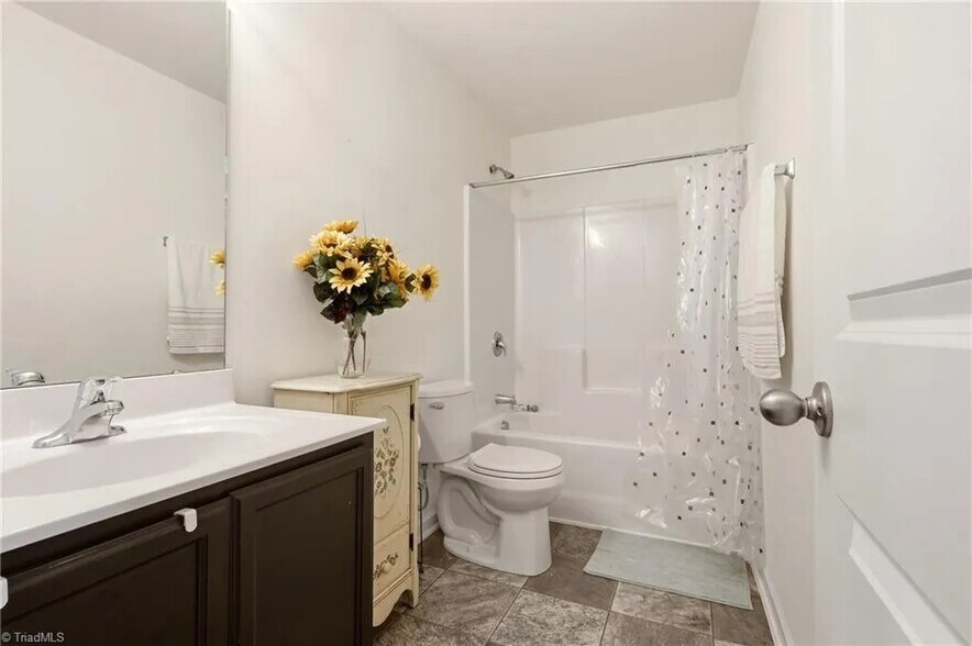 Building Photo - Room in House on Ransom Trace Ct