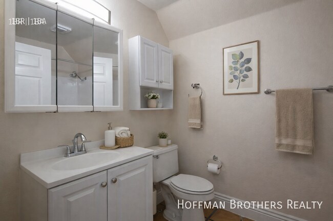 Building Photo - 229 16th St