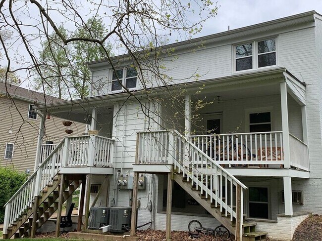 Building Photo - 256 Stribling Ave