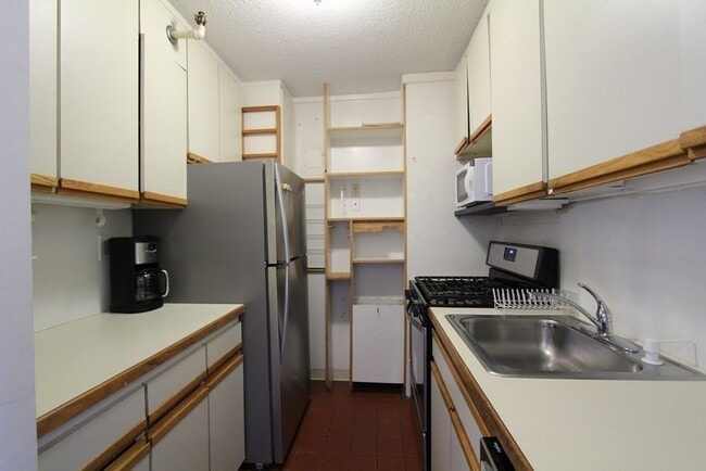 Building Photo - 151 Tremont St