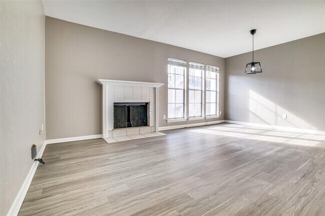 Building Photo - 5881 Preston View Blvd