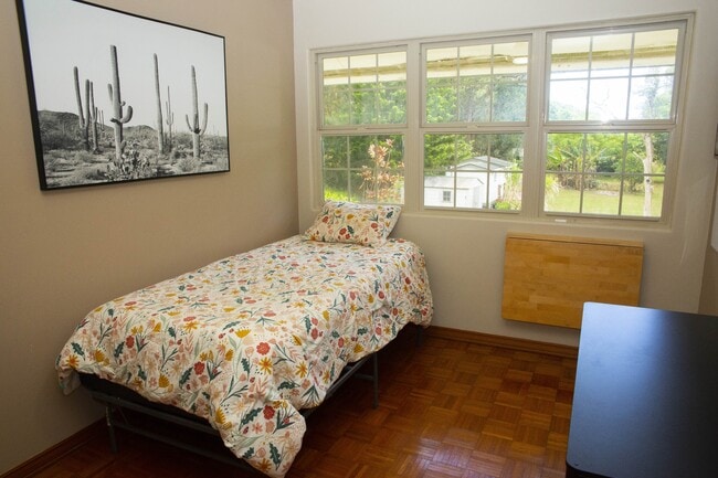 Building Photo - 592 Kaupakalua Rd