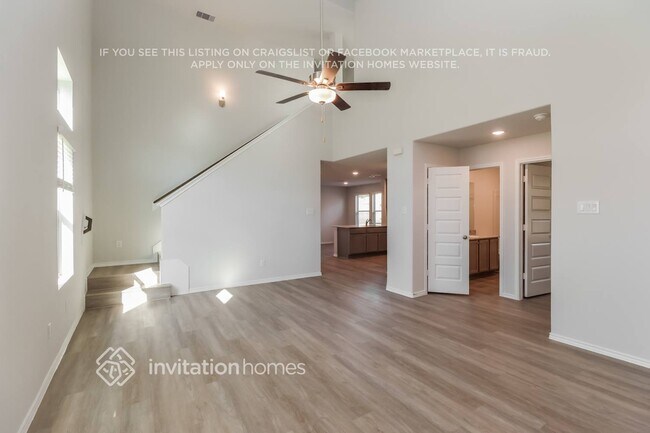 Building Photo - 5739 Daphne Dr