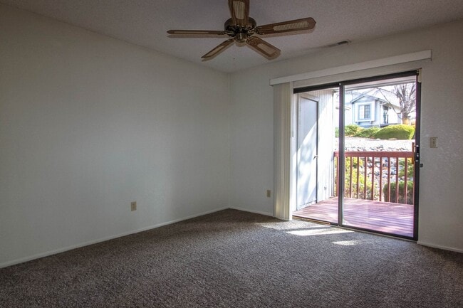 Building Photo - Montana Terrace Condo