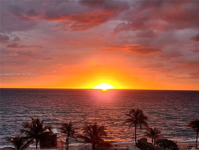 Building Photo - 2030 S Ocean Dr