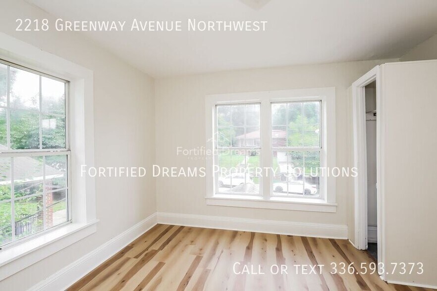 Building Photo - 2218 Greenway Ave NW