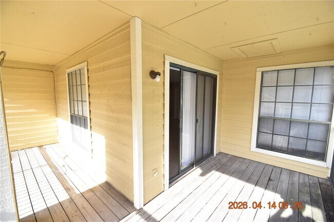 Building Photo - 8605 Mallard Reserve Dr