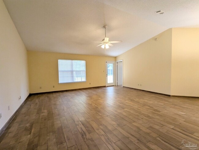 Building Photo - 512 Quail Nest Ln