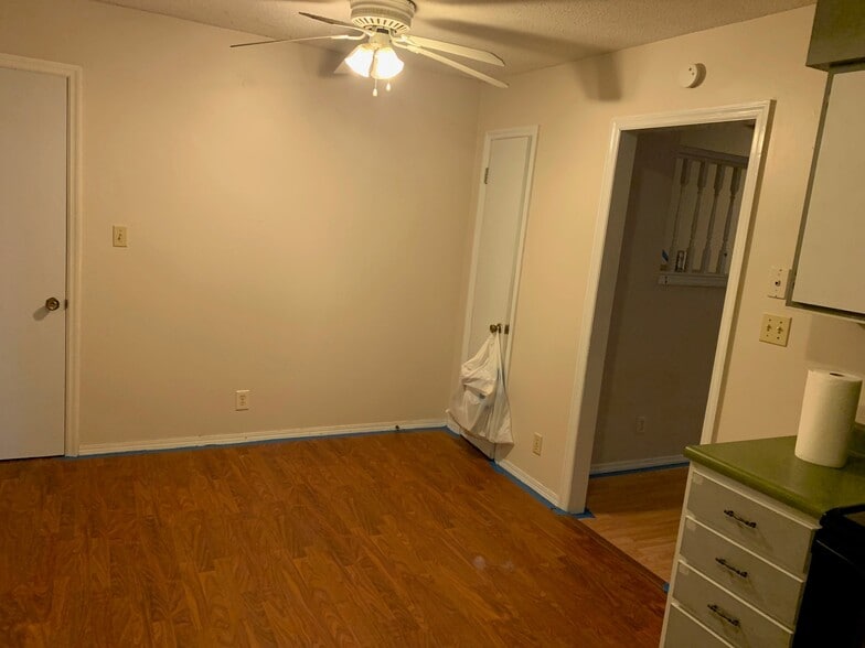 Building Photo - 1202 Brighton Dr