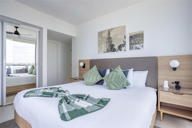 Building Photo - 159 NE 6th St