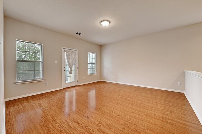 Building Photo - 411 W St Elmo Rd