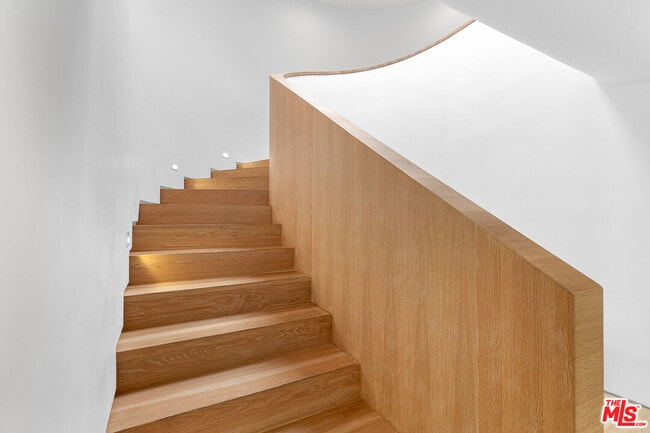 Building Photo - 1001 N Hanover Dr