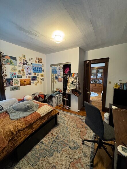 Building Photo - 36 Mason St