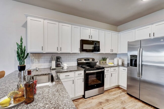 Building Photo - Brighton Townhomes