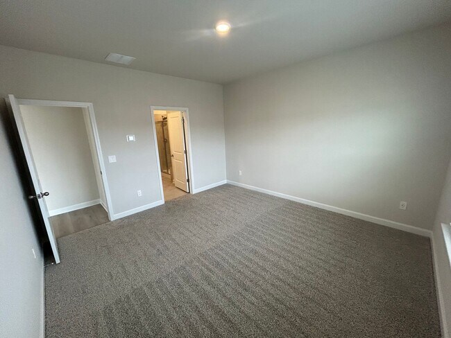 Building Photo - 6009 Port Royal St