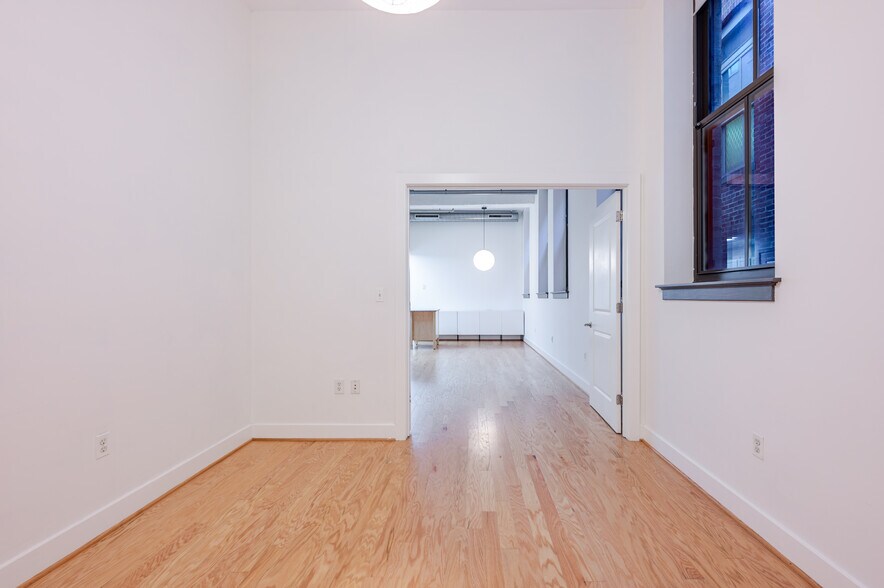 Building Photo - 916 G St NW